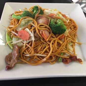 Sizzling Wok - Beef chow mein. - Thai Near Me - Long Beach, California Sizzling Wok - Beef chow mein. - Thai Near Me - Long Beach, California