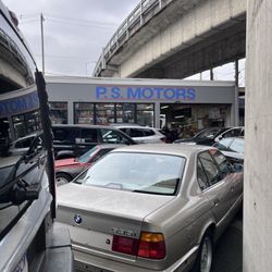 PS Motors - Entrance to the shop