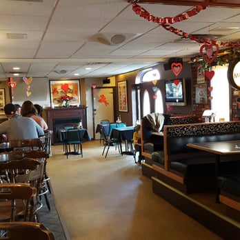 The Hotel - Good wings n homemade soup - American Near Me - Newfoundland, Pennsylvania