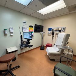 AltaMed Medical Group – East Los Angeles/Whittier - Commerce - An additional internal view of a patient exam room.