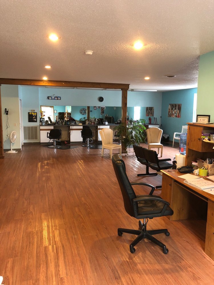 Three Way Hair Cottage Logo