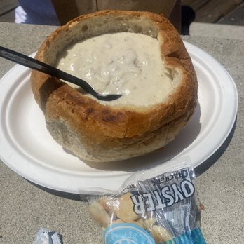 Splash Cafe - Bread Bowl of Clam Chowder - American Near Me - Pismo Beach, California