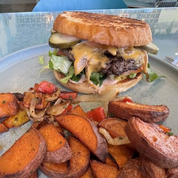 Aura Gardens - Wagyu burger and sweet potato hash 10 out of 10 - Breakfast & Brunch Near Me - Carlsbad, California