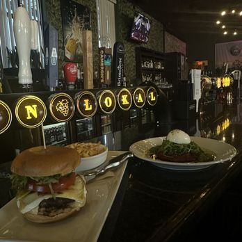 Weinlokal - Brie burger & Caprese salad - Wine Bars Near Me - Niagara Falls, Ontario Weinlokal - Brie burger & Caprese salad - Wine Bars Near Me - Niagara Falls, Ontario