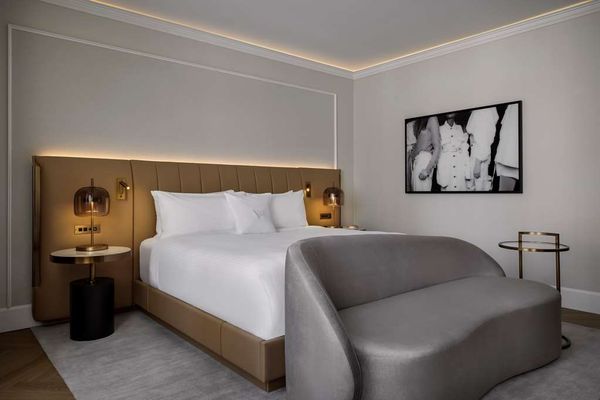 Vogue Hotel Montreal Downtown, Curio Collection by Hilton by null