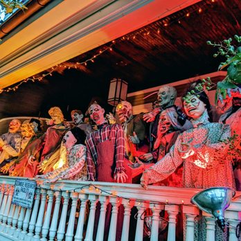 Ditmas Park Halloween House - October 30 2021. - Local Flavor Near Me - Brooklyn, New York Ditmas Park Halloween House - October 30 2021. - Local Flavor Near Me - Brooklyn, New York