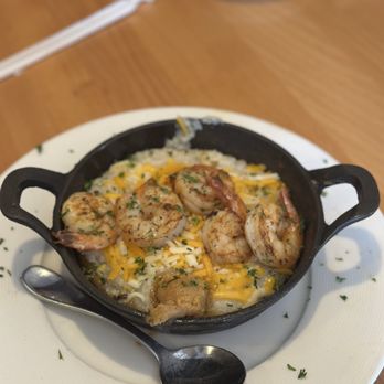 Classic Eats - 5 shrimp and a glob of gravy - American Near Me - Burien, Washington