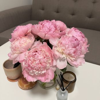 Ode à la Rose - Florists Near Me - Long Island City, New York Ode à la Rose - Florists Near Me - Long Island City, New York