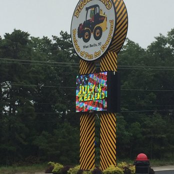 Diggerland USA - Huge sign to spot from the main road. - Amusement Parks Near Me - West Berlin, New Jersey Diggerland USA - Huge sign to spot from the main road. - Amusement Parks Near Me - West Berlin, New Jersey