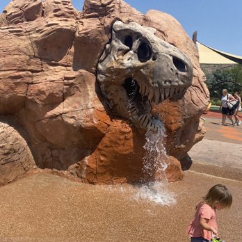 Thunder Junction - Splash pad Dino head fountain - Parks Near Me - St. George, Utah Thunder Junction - Splash pad Dino head fountain - Parks Near Me - St. George, Utah