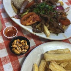 Don Carlos Polleria - Lomo Saltado