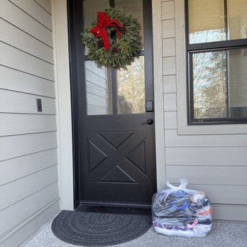 Eastside Wash & Fold - 17lb of fresh, neatly folded laundry Delivered! - Dry Cleaning Near Me - Kirkland, Washington
