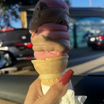 Meadowlark Dairy - Medium Chocolate Strawberry ($3.75, September 2024) - Ice Cream & Frozen Yogurt Near Me - Pleasanton, California Meadowlark Dairy - Medium Chocolate Strawberry ($3.75, September 2024) - Ice Cream & Frozen Yogurt Near Me - Pleasanton, California