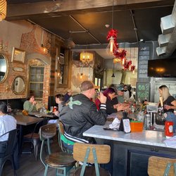 Itri Wood Fired Pizza Bar - Bar area