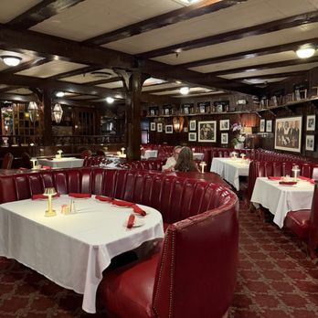 Burbank Smokehouse - Inside - Steakhouses Near Me - Burbank, California Burbank Smokehouse - Inside - Steakhouses Near Me - Burbank, California