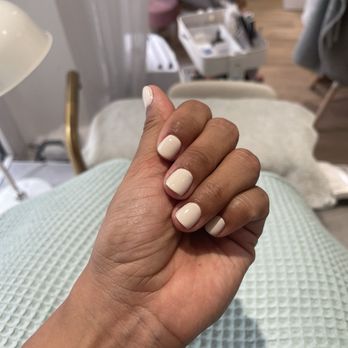 Yu-bi - A simplistic + natural gel manicure - Nail Salons Near Me - Paris, 75 Yu-bi - A simplistic + natural gel manicure - Nail Salons Near Me - Paris, 75