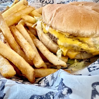 Willie's Grill & Icehouse - Lil Willie - Burgers Near Me - Houston, Texas