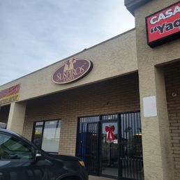 the outside of a restaurant