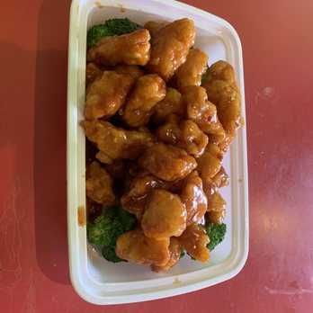 Red House - a bowl of chicken and broccoli - Asian Fusion Near Me - Glenside, Pennsylvania
