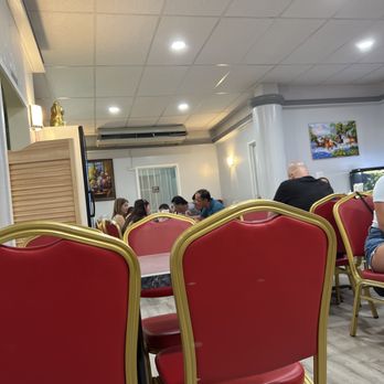 Pho Minh Thu - Indoor venue - Vietnamese Near Me - Honolulu, Hawaii