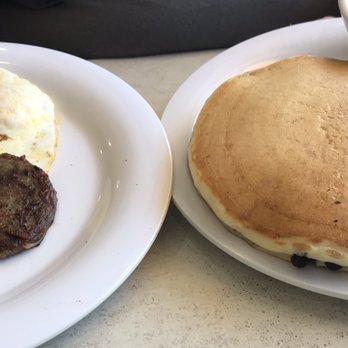 Citrus - Blueberry pancake - American Near Me - Virginia Beach, Virginia Citrus - Blueberry pancake - American Near Me - Virginia Beach, Virginia