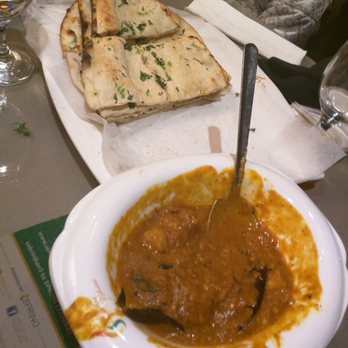 Sabri Nihari Restaurant - Dal ghosth n garlic naan are good - Pakistani Near Me - Chicago, Illinois