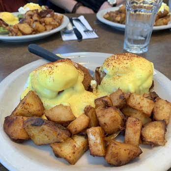 Bill's Cafe - Crab Cakes Benedict - Breakfast & Brunch Near Me - San Jose, California Bill's Cafe - Crab Cakes Benedict - Breakfast & Brunch Near Me - San Jose, California