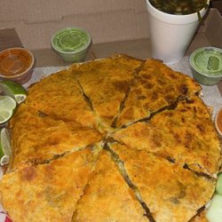 Toro's BBQ - Birria Pizza