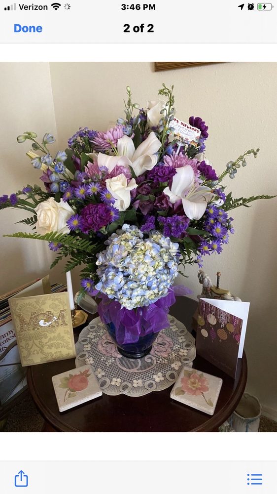 FAMILY FLORIST 3 Updated October 2024 804 S Maple St, Siloam