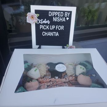 Dipped By Nisha - Halloween Treats - Assortment of goodies. - Patisserie/Cake Shop Near Me