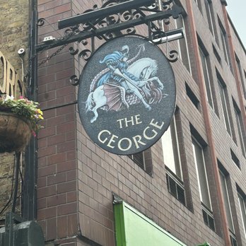 The George Inn - As you walk in - Pubs Near Me - London, XGL The George Inn - As you walk in - Pubs Near Me - London, XGL