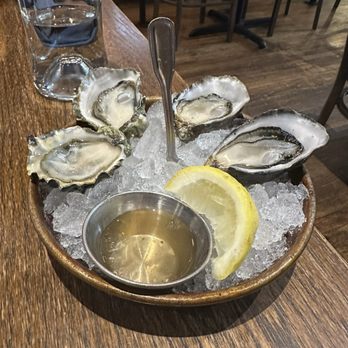 Taylor Shellfish Oyster Bar - Happy hour oysters - Seafood Near Me - Seattle, Washington