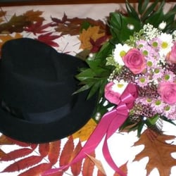 Blumenstudio - Zum 20.Hochzeitstag Brautstrauß und gleicher Hut Okt.2008