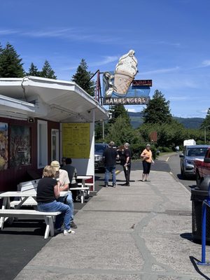 Eastwind Drive-In by null