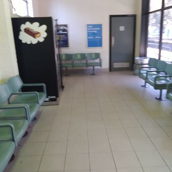 Macleod railway station - Waiting Room - Train Stations Near Me