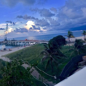 Beach House - Sunset Views of Pompano Pier from Upstairs Lounge! - Bars Near Me - Pompano Beach, Florida