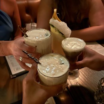 Gus' Sip & Dip - Pubs Near Me - Chicago, Illinois Gus' Sip & Dip - Pubs Near Me - Chicago, Illinois