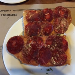 Taverna Ca la Raquel - Tienen torradas, tapas y cazuelitas