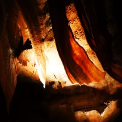 Marakoopa Cave Tours - The "bacon" limestones.