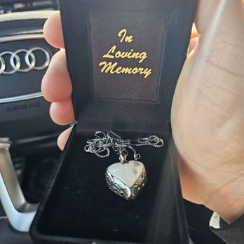 Chavez Funeral & Cremation Services - Beautiful pendant!! - Cremation Services Near Me - Bellflower, California