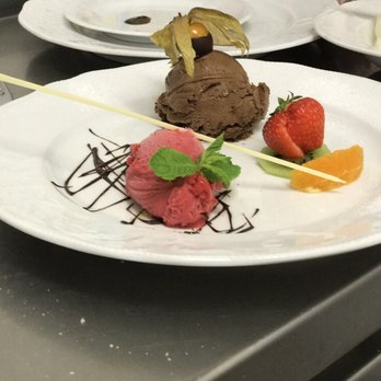 Zur grünen Aue - Mousse au chocolate mit Himbeer Sorbet - German Near Me - Gronau, NI Zur grünen Aue - Mousse au chocolate mit Himbeer Sorbet - German Near Me - Gronau, NI