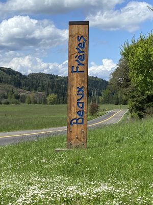 Beaux Frères by null