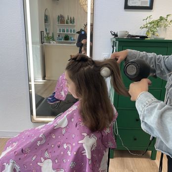 Le Reve Salon - London getting her hair cut and styled! - Hair Salons Near Me - Santa Rosa, California Le Reve Salon - London getting her hair cut and styled! - Hair Salons Near Me - Santa Rosa, California