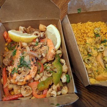 Itto's Tapas - Mixed paella (left); Moroccan chicken (right) - Moroccan Near Me - Seattle, Washington