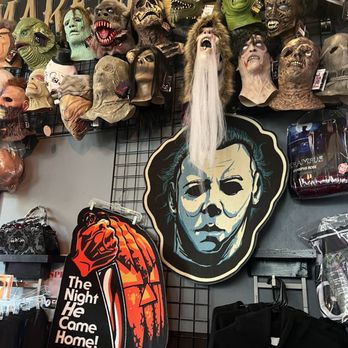 Count Orlok's Nightmare Gallery - Museums Near Me - Salem, Massachusetts