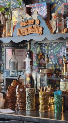 Hinterlands Bar by null