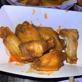 R Place Pub - More wings - Pubs Near Me - Louisville, Kentucky