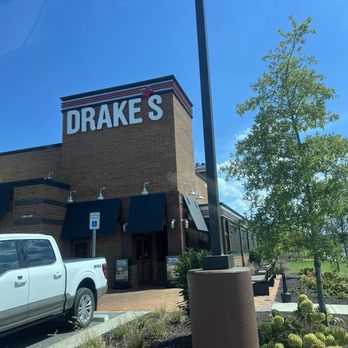 Drake's Murfreesboro - Outside - Burgers Near Me - Murfreesboro, Tennessee