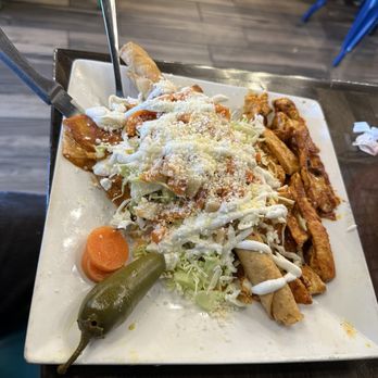 Chile Caliente Tacos Y Mariscos - Some combo plate - Mexican Near Me - Henderson, Nevada Chile Caliente Tacos Y Mariscos - Some combo plate - Mexican Near Me - Henderson, Nevada