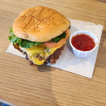 Shake Shack Newport News - Burgers Near Me - Newport News, Virginia